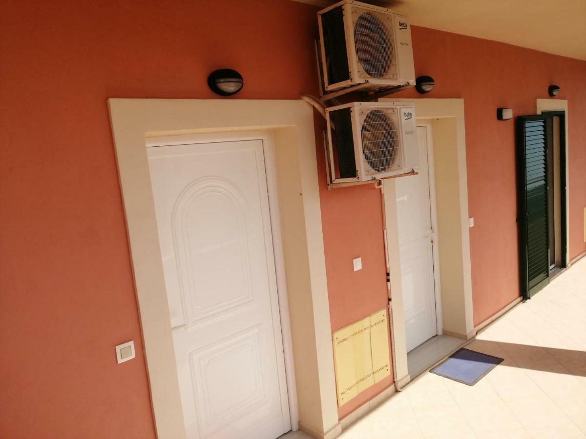 Helen'S House Apartment คซามิล ภายนอก รูปภาพ